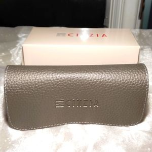 Cinzia sunglasses case and box
